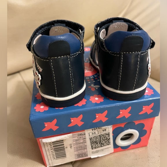 Baby shoes Sz18 (6-9M) - Picture 2 of 8